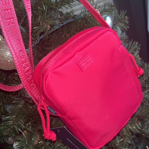 NEW WITH TAGS. Tommy Hilfiger crossbody bag, pink - Picture 9 of 12